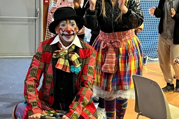 Une fin d’année festive entre gourmandises et spectacle à l’IME Le Clos du Parisis