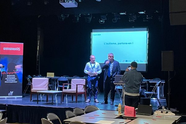 Journée mondiale de sensibilisation à l’autisme : Participation à la conférence “L’autisme, parlons-en” à Mériel